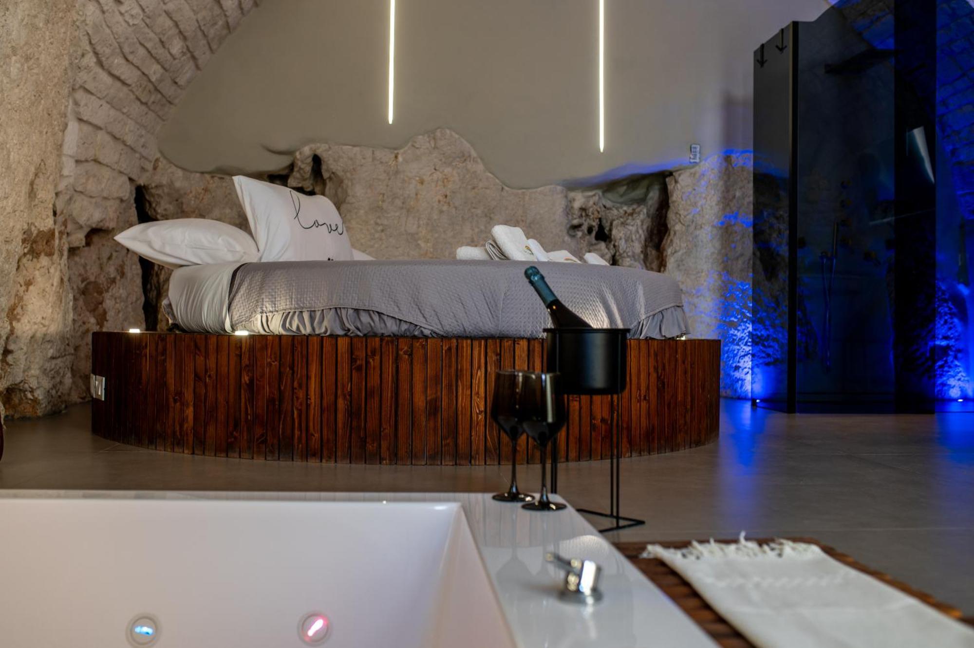 Malolu Luxurysuite ออสตูนี ภายนอก รูปภาพ