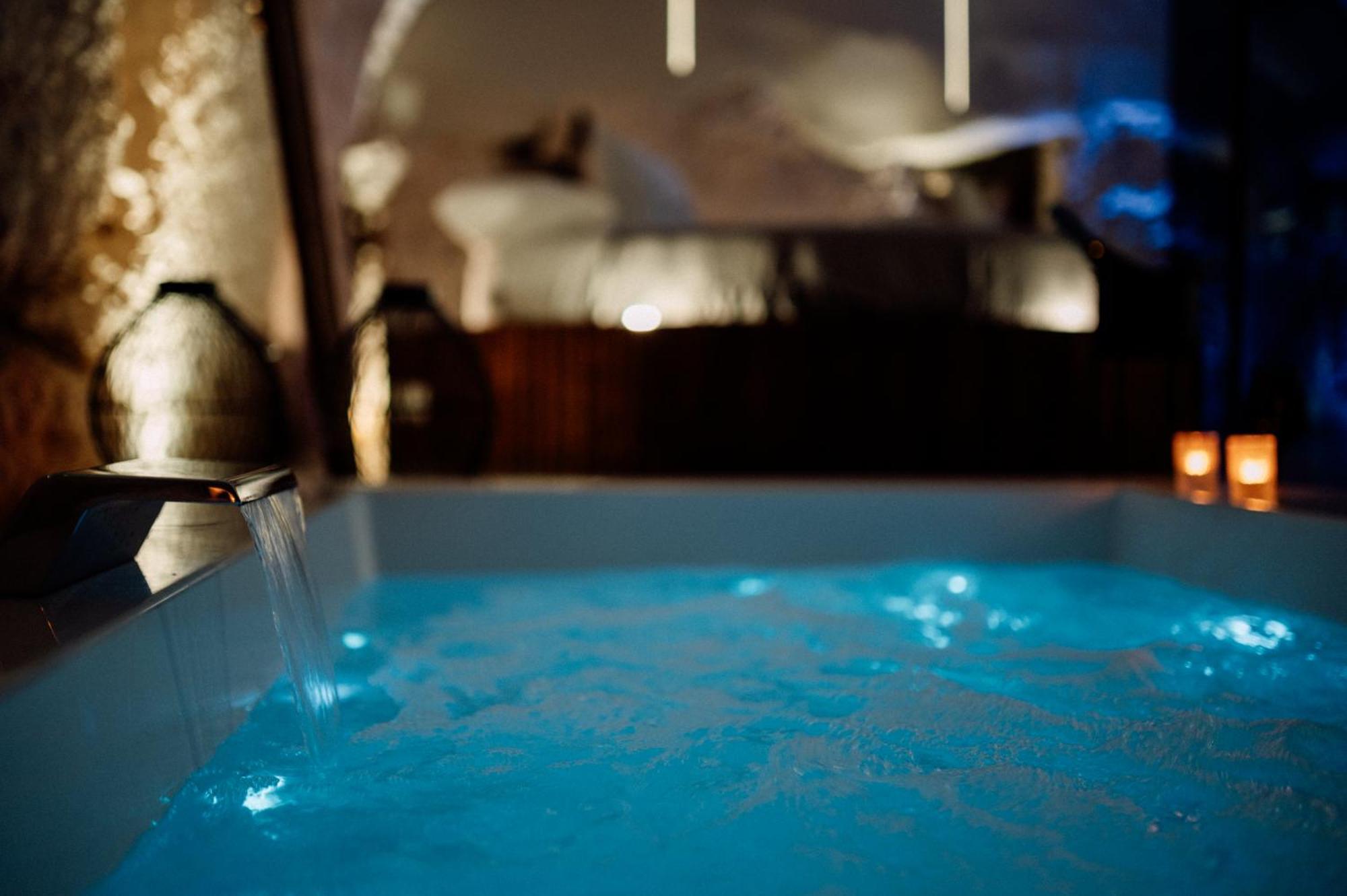 Malolu Luxurysuite ออสตูนี ภายนอก รูปภาพ
